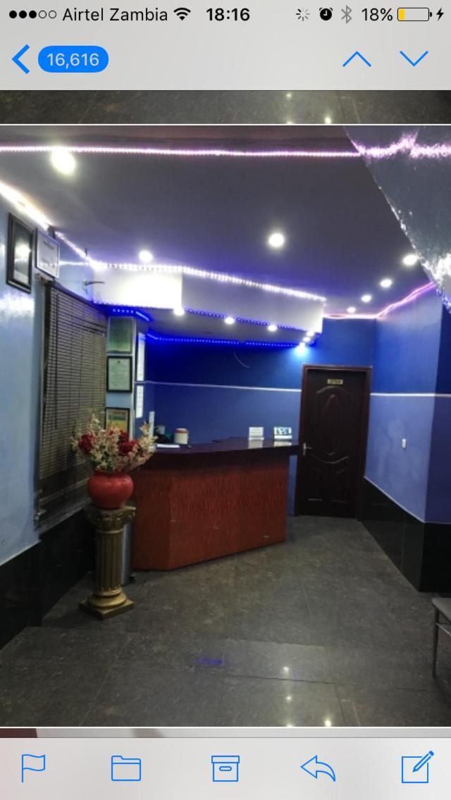 Crown Palace Inn Lusaka Bagian luar foto